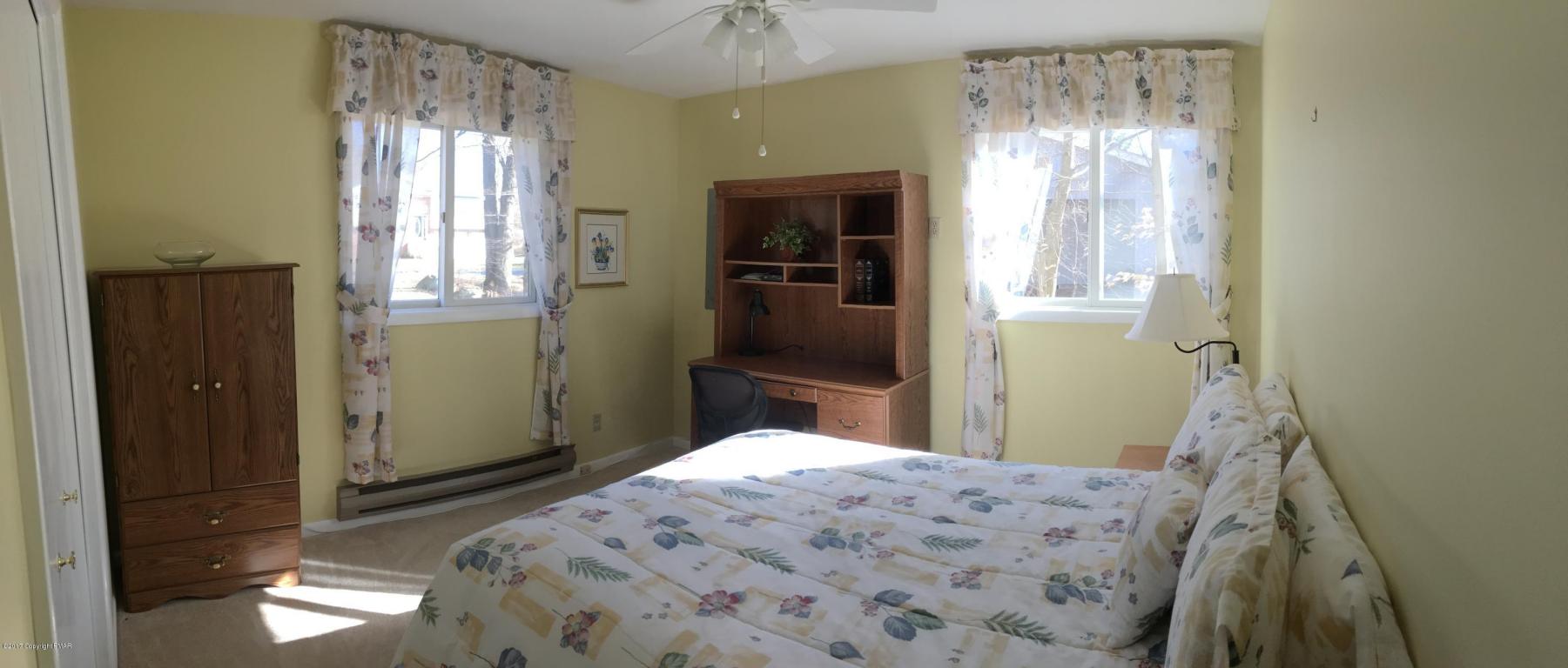 7726Apple Ln, Tobyhanna, PA 18466