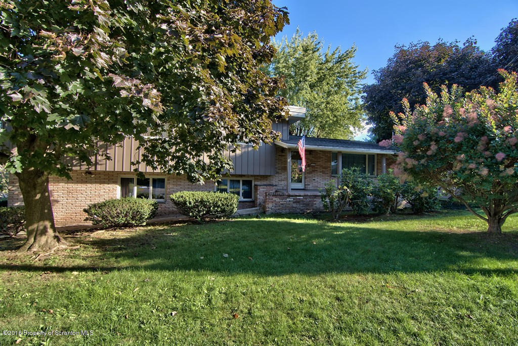 214 Karen Dr, Scranton, PA 18505
