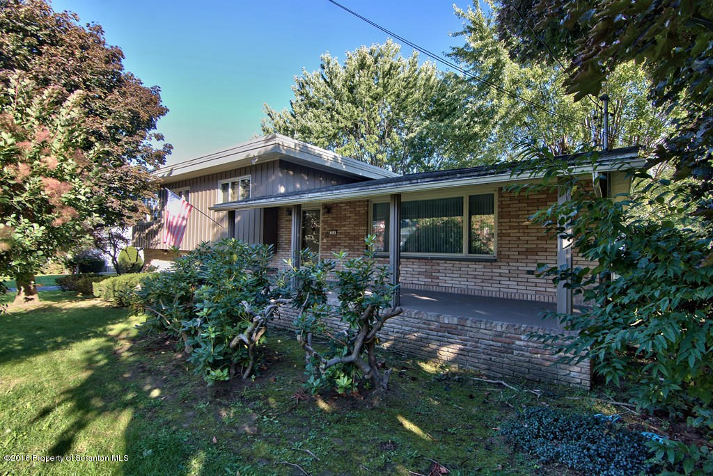 214 Karen Dr, Scranton, PA 18505
