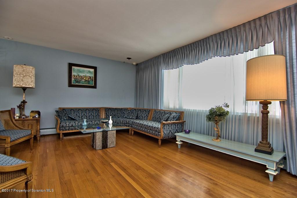 214 Karen Dr, Scranton, PA 18505