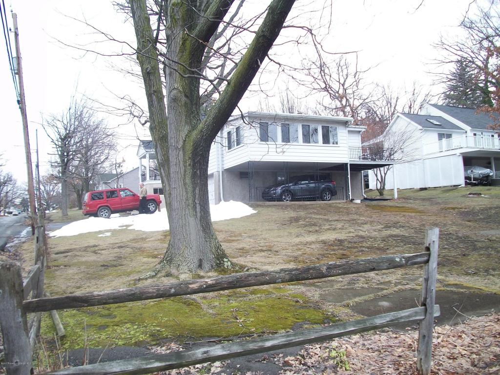 1402 Brook St, Scranton, PA 18505