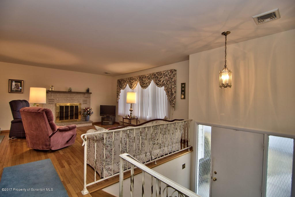 255 Phinney Street, Scranton, PA 18505
