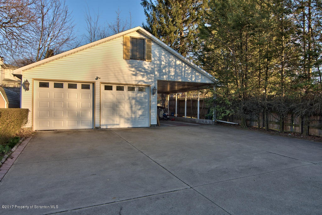 1744 Sanderson Ave, Scranton, PA 18509