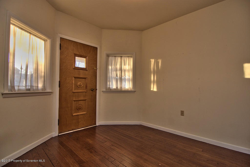 1744 Sanderson Ave, Scranton, PA 18509