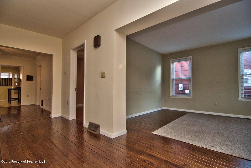 1744 Sanderson Ave, Scranton, PA 18509
