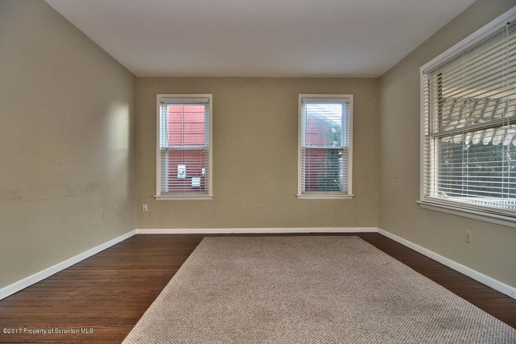 1744 Sanderson Ave, Scranton, PA 18509