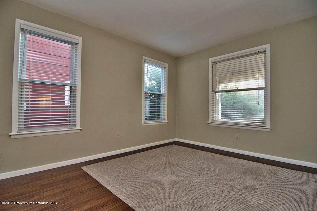 1744 Sanderson Ave, Scranton, PA 18509