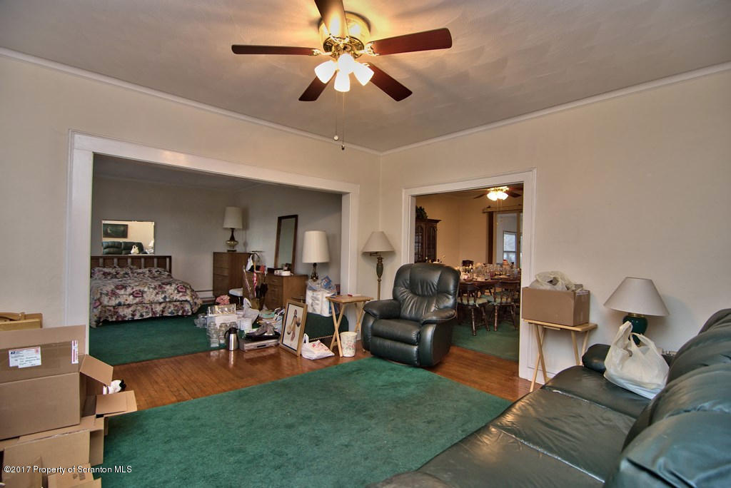 705 S Main St, Old Forge, PA 18518