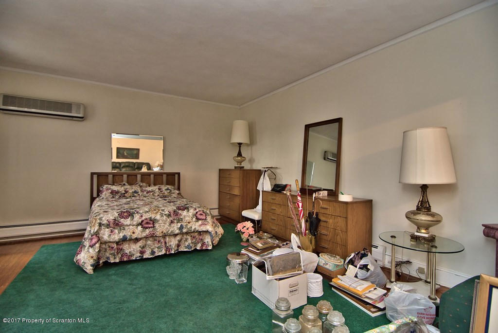 705 S Main St, Old Forge, PA 18518