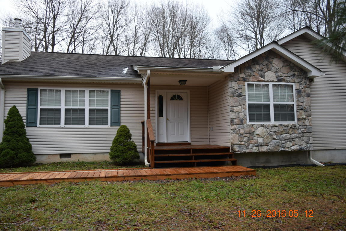 200Greenwood Dr, Blakeslee, PA 18610