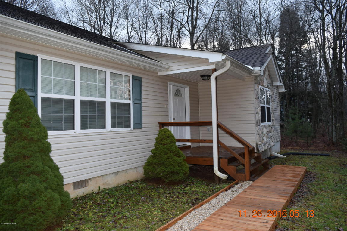 200Greenwood Dr, Blakeslee, PA 18610
