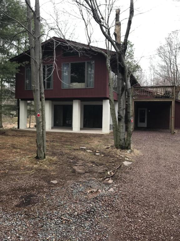 349Brier Crest RD, Blakeslee, PA 18610