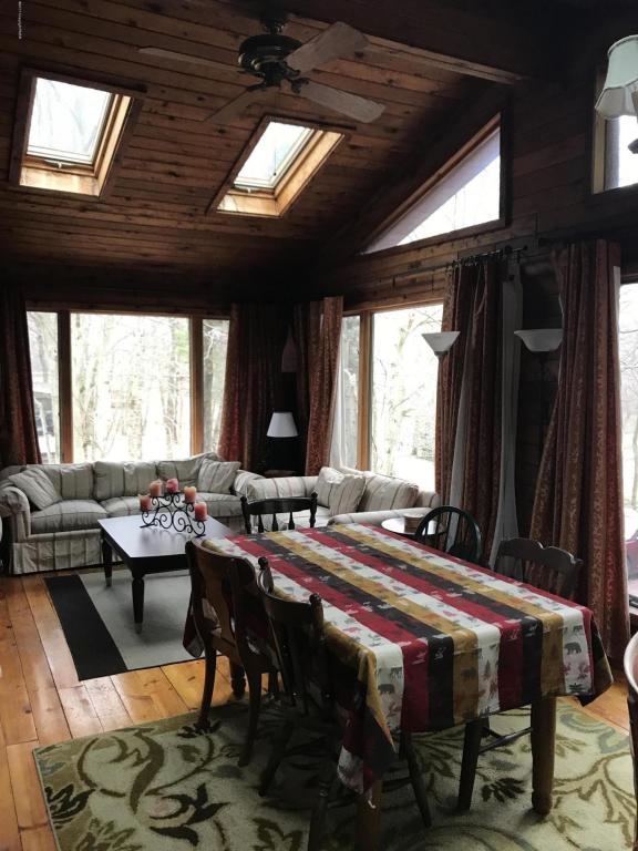 349Brier Crest RD, Blakeslee, PA 18610