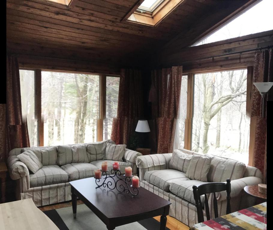 349Brier Crest RD, Blakeslee, PA 18610