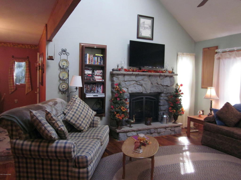 120Thornberry Ln, Blakeslee, PA 18610