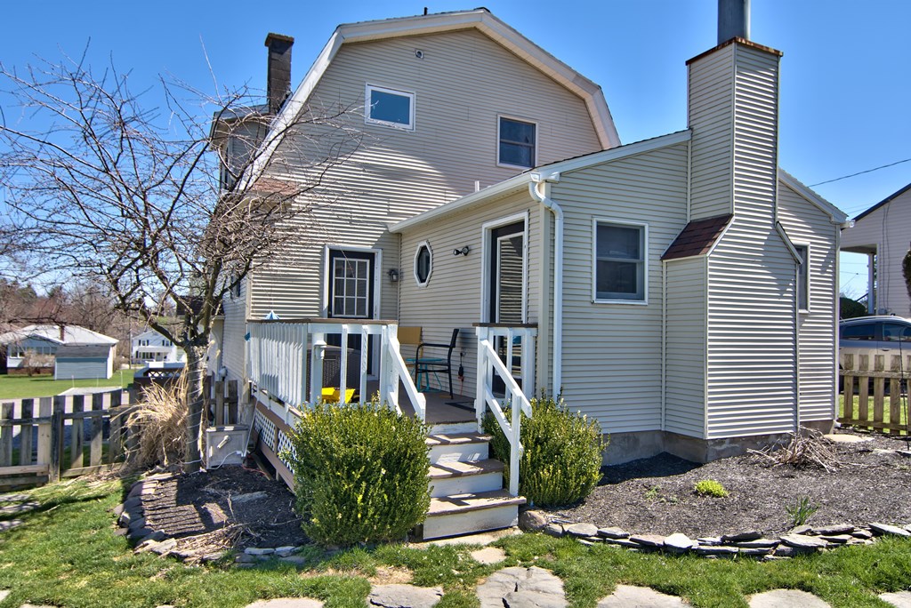 131 Jackson Street, Dallas, PA 18612