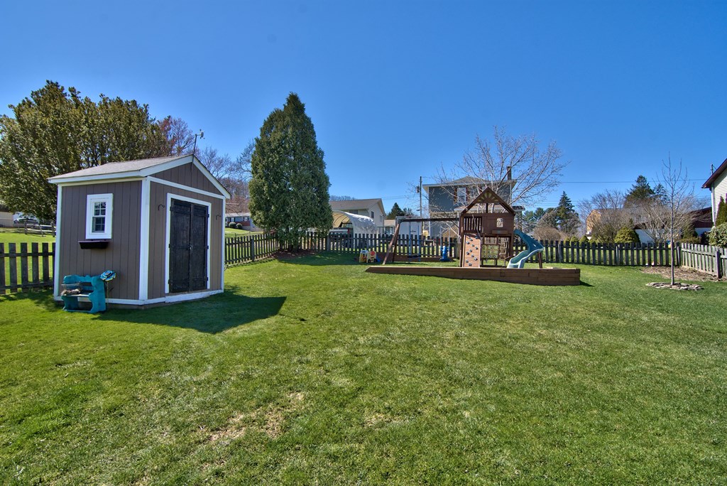 131 Jackson Street, Dallas, PA 18612