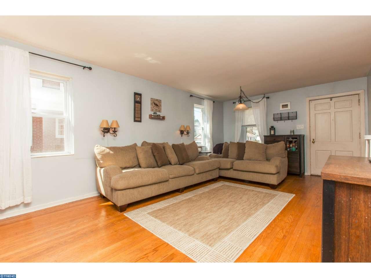 104 W Magnolia Ave, Aldan, PA 19018