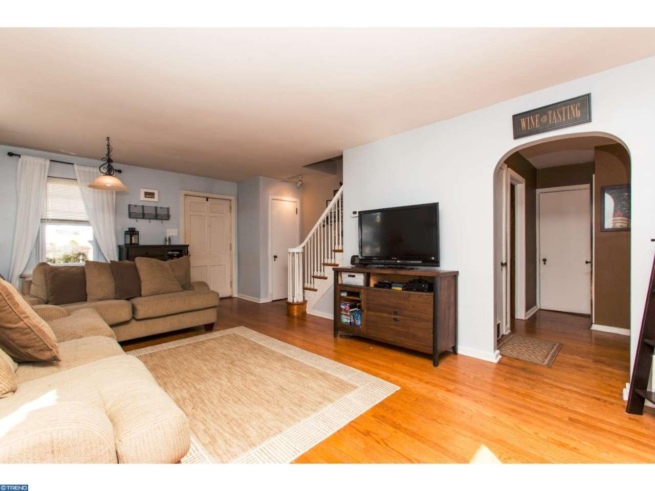 104 W Magnolia Ave, Aldan, PA 19018