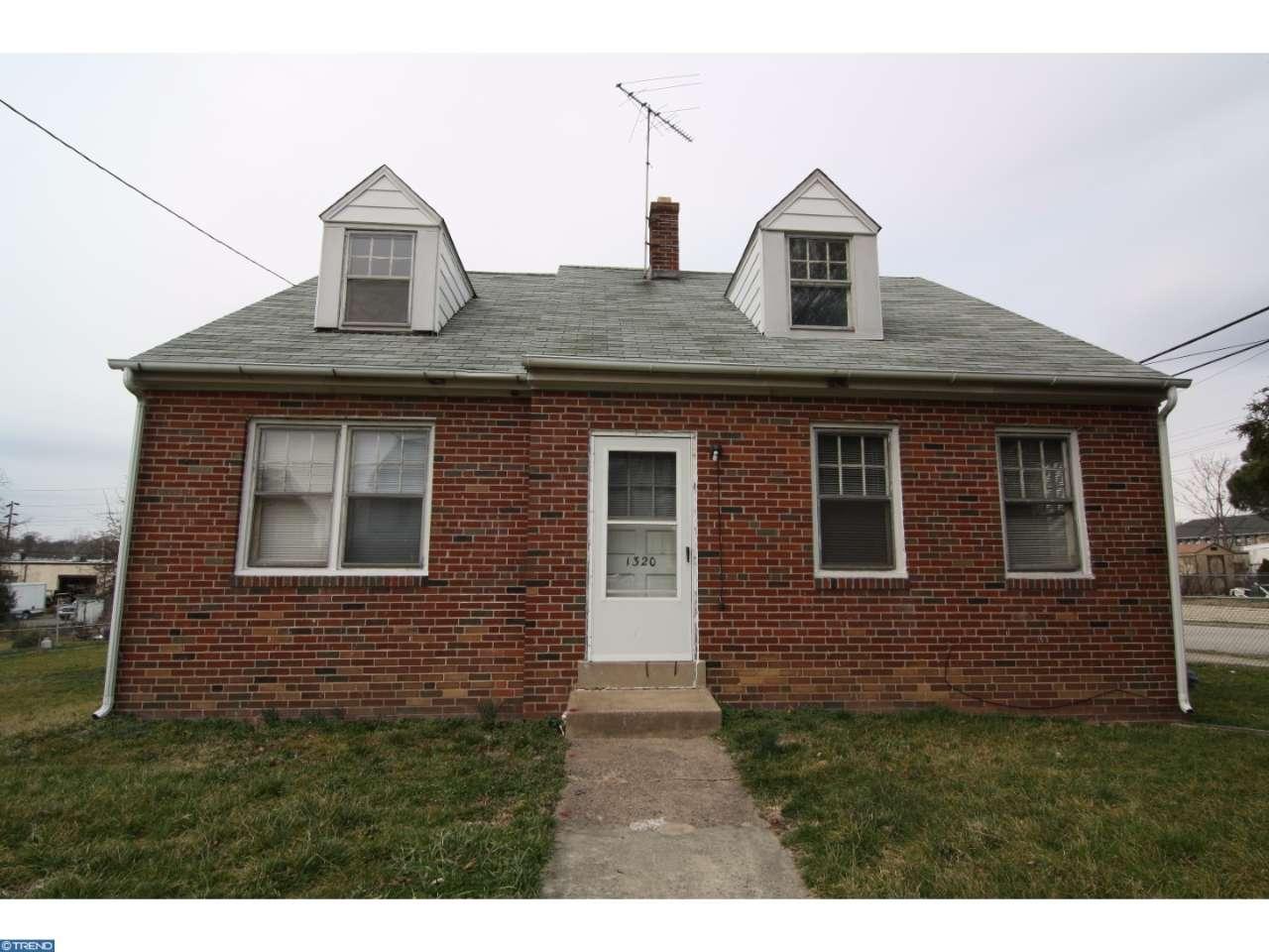 1320 E 13TH ST, CRUM-LYNNE, PA 19022