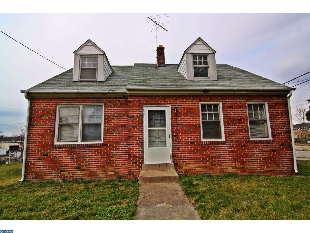 1320 E 13TH ST, CRUM-LYNNE, PA 19022