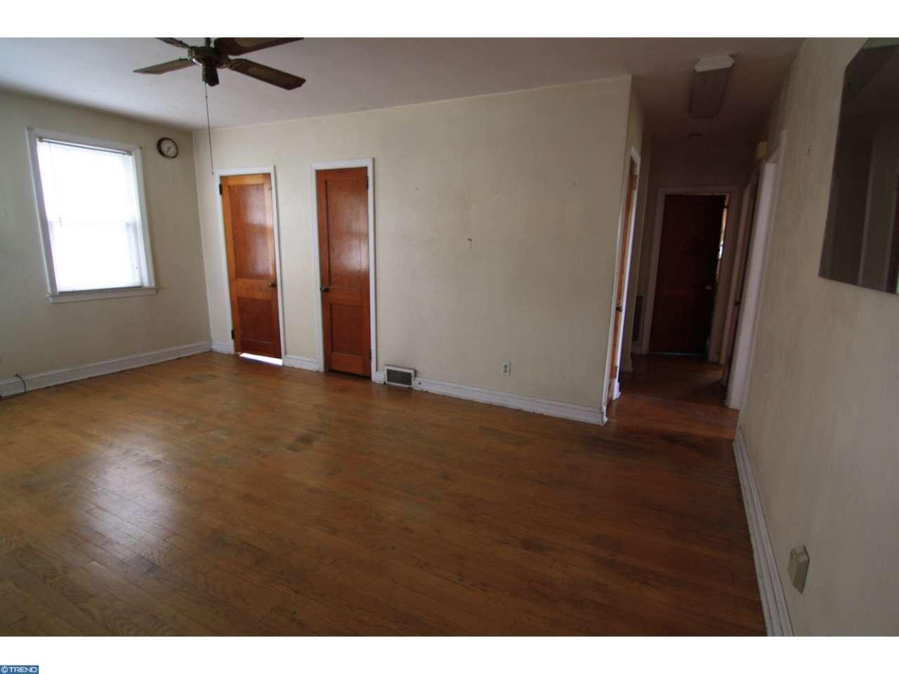 1320 E 13TH ST, CRUM-LYNNE, PA 19022