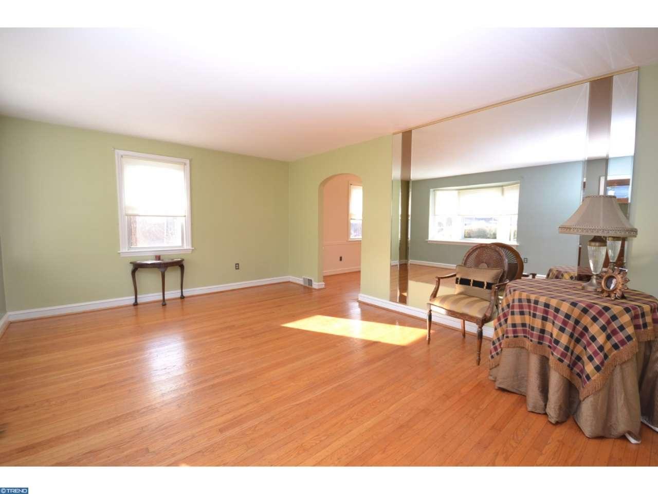 207 W GREENWOOD AVENUE, Lansdowne, PA 19050