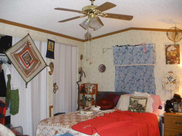 Lincolnwood MHP 213 Knollwood LaneReading, PA 19606