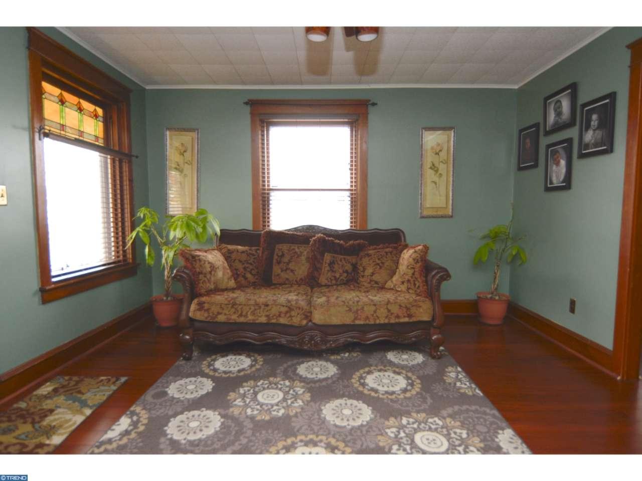 37 W BROAD STREET, Shillington, PA 19607