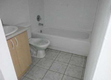 204 Los Jardines DeArecibo, PR, 00612Arecibo County