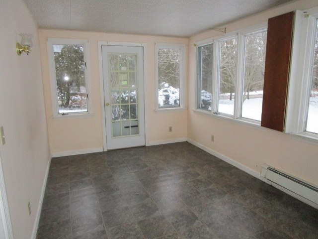 71 High StreetAshaway, RI, 02804Washington County