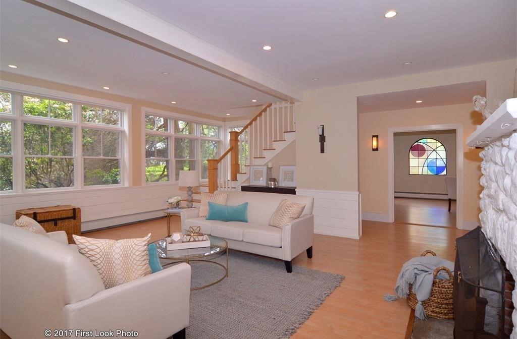 10 Sunset Road, Bristol, RI 02809