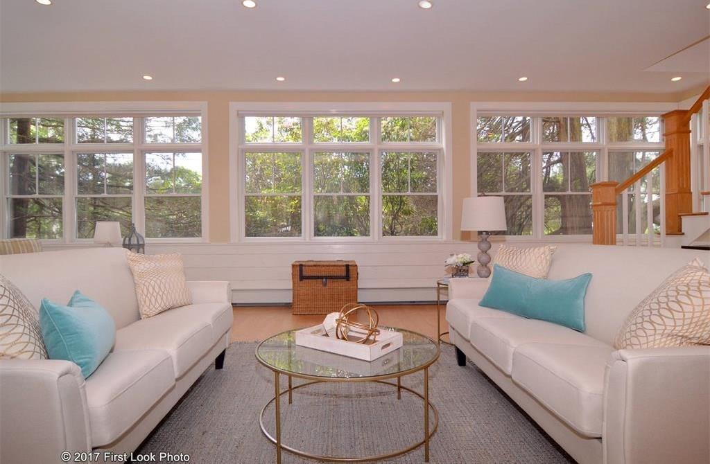 10 Sunset Road, Bristol, RI 02809