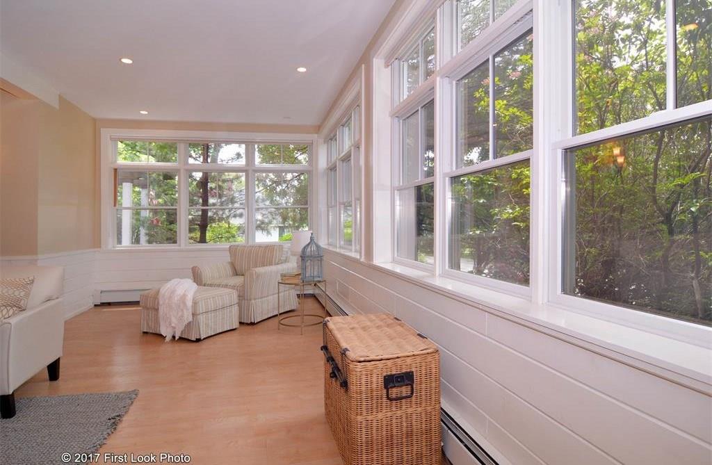 10 Sunset Road, Bristol, RI 02809