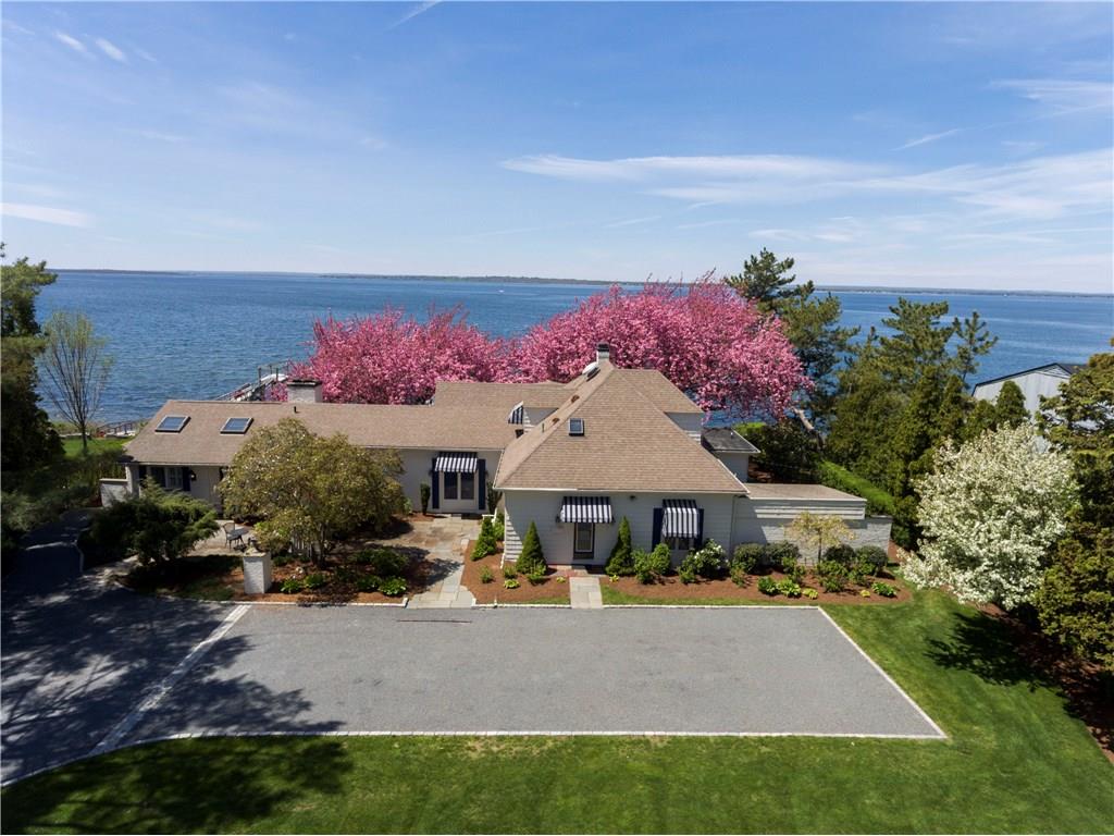 2 Mulberry Rd, Bristol, RI 02809