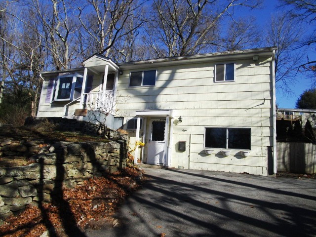 8 Cynthia DrCoventry, RI, 02816Kent County