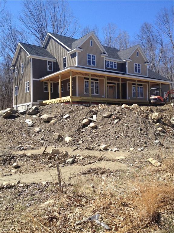 25 Oakbrook Court, East Greenwich, RI 02818