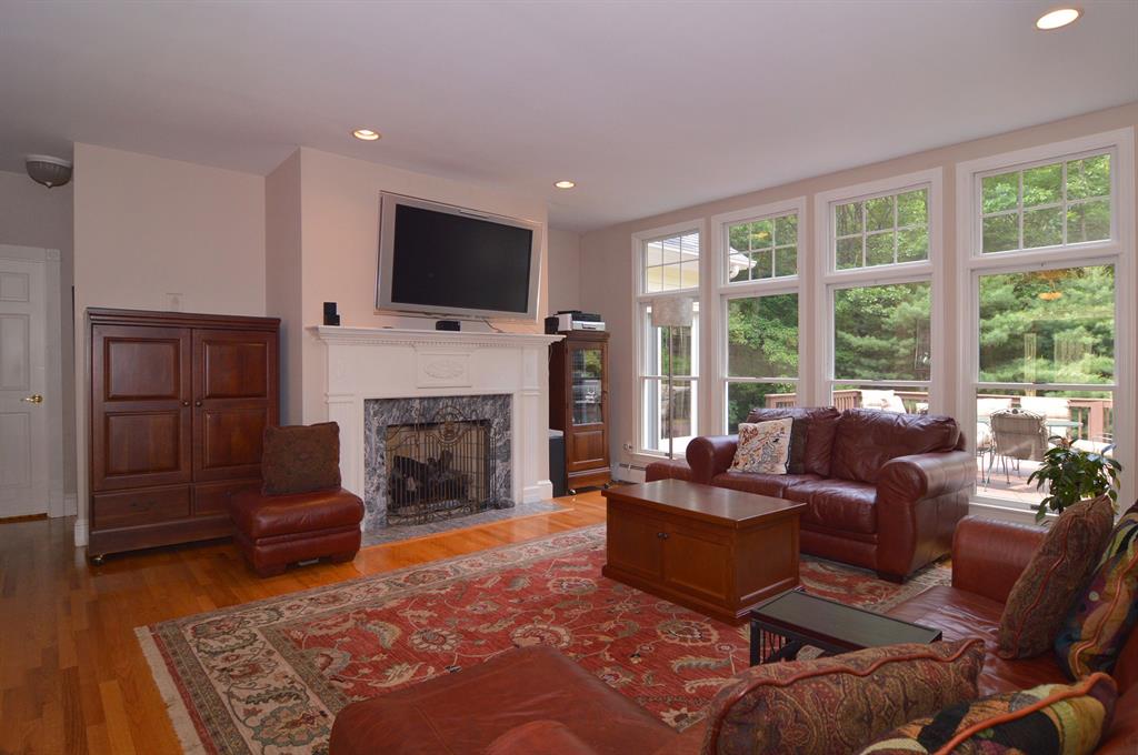 8 BROOKFIELD Court, East Greenwich, RI 02818