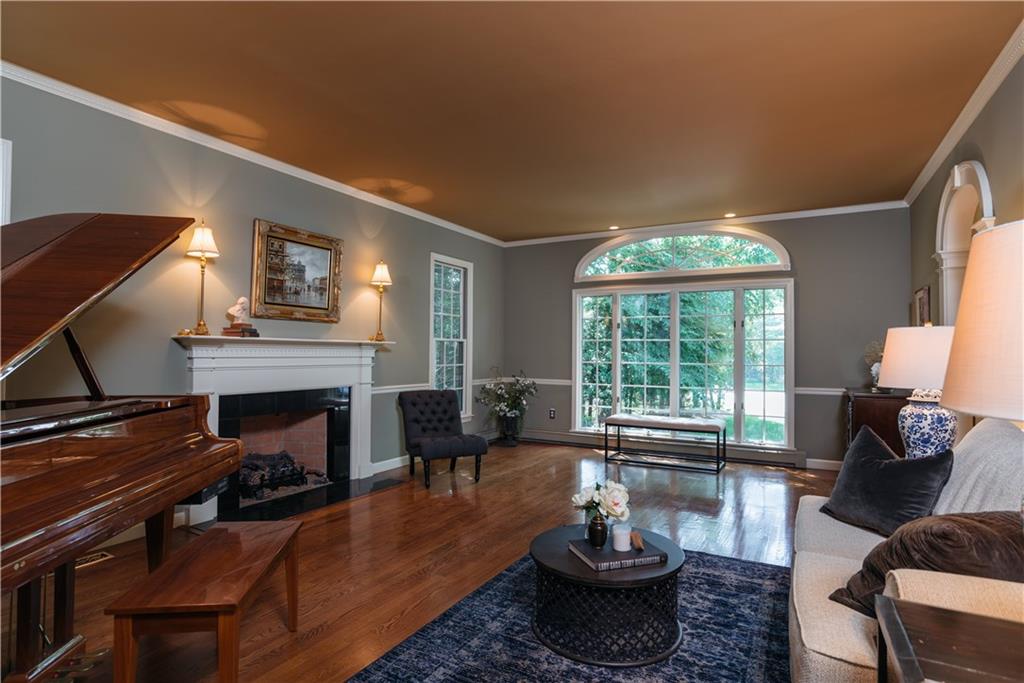 6 Brookfield Court, East Greenwich, RI 02818