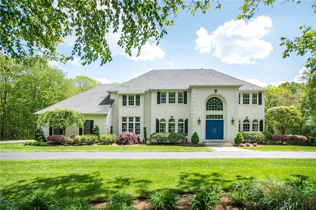 6 Miss Fry Dr, East Greenwich, RI 02818