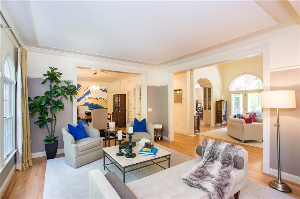 6 Miss Fry Dr, East Greenwich, RI 02818