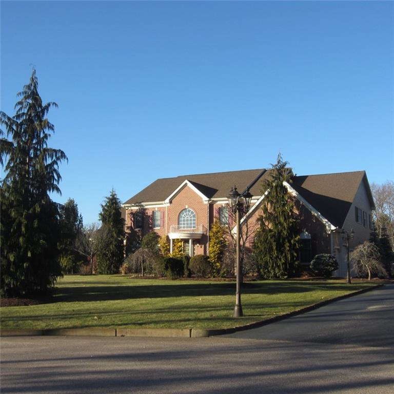 15 Lovegreen Lane, East Greenwich, RI 02818