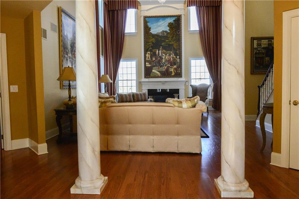 15 Lovegreen Lane, East Greenwich, RI 02818