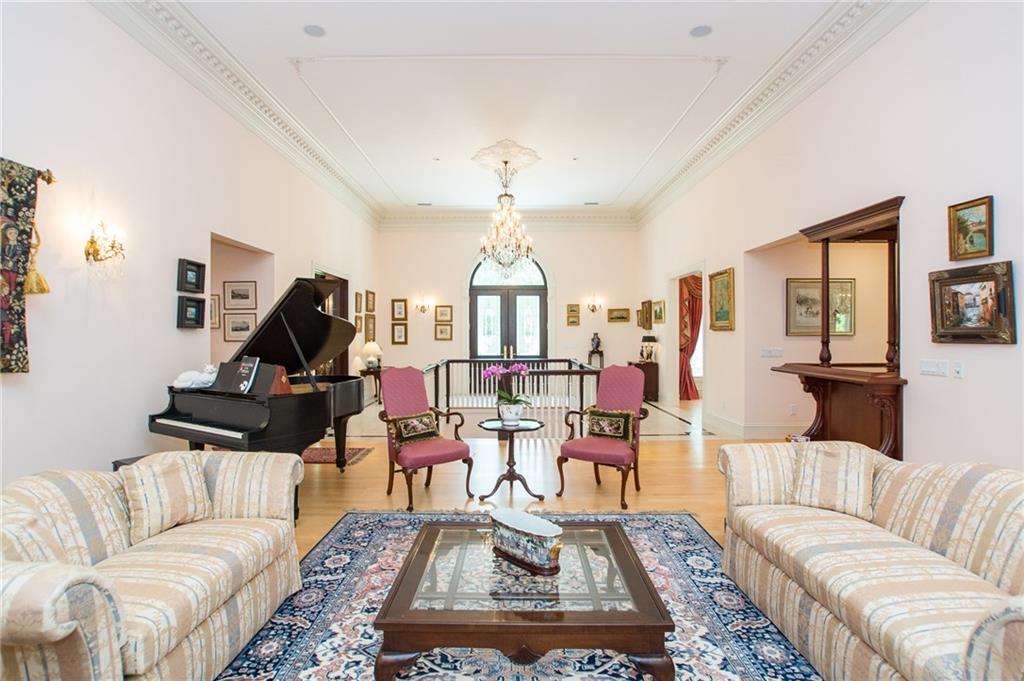 524 Tillinghast Rd, East Greenwich, RI 02818