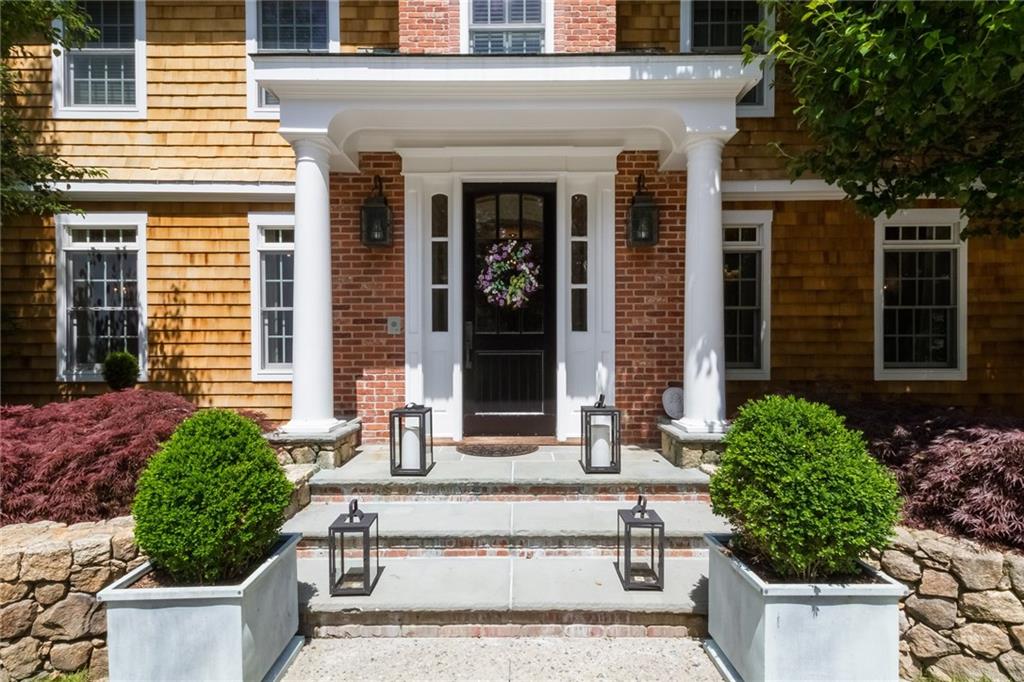 5 LONGMEADOW Drive, East Greenwich, RI 02818