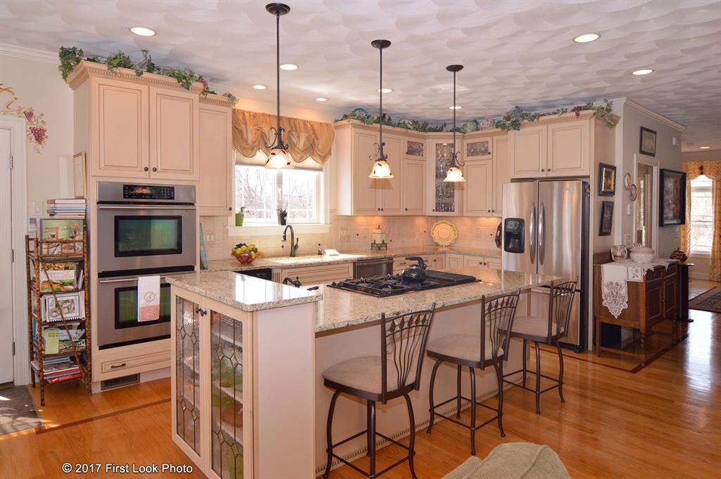 54 Bradford Avenue, Warwick, RI 02818