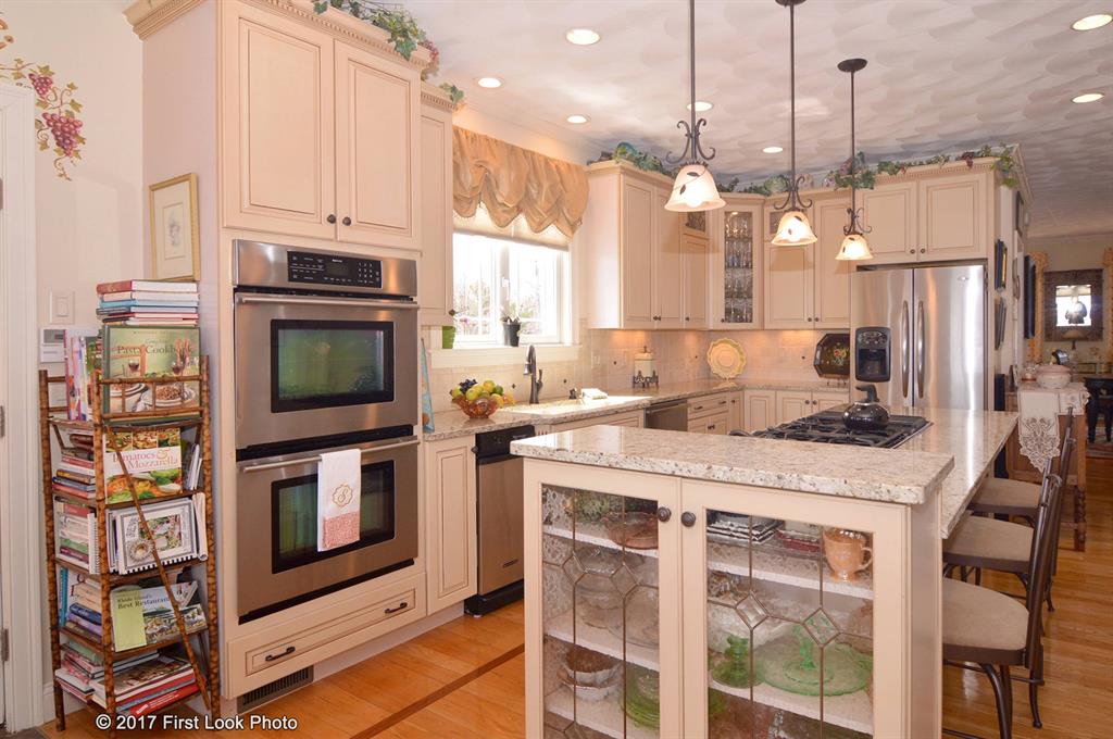 54 Bradford Avenue, Warwick, RI 02818