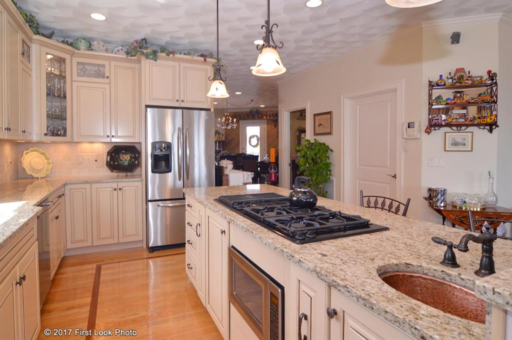 54 Bradford Avenue, Warwick, RI 02818