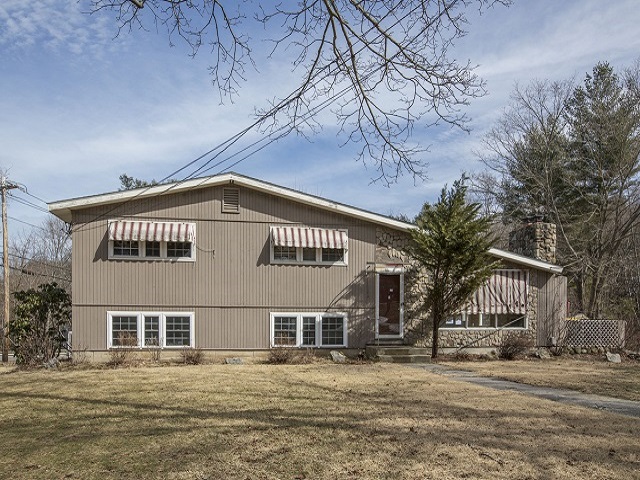 4 Maplecrest DrGreenville, RI, 02828Providence County