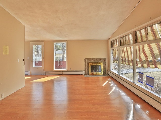 4 Maplecrest DrGreenville, RI, 02828Providence County